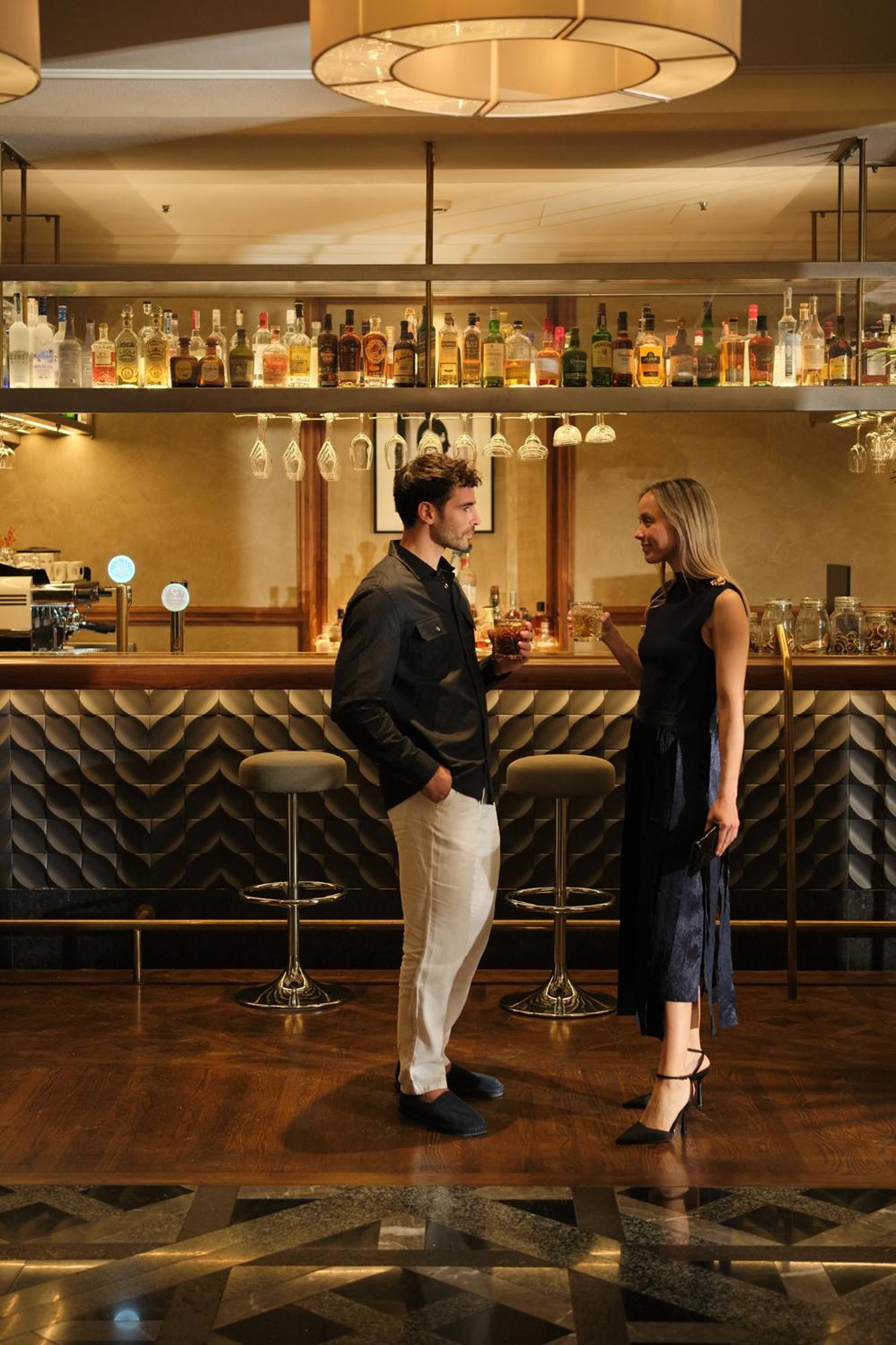 ホテル エリョレンク パルク デ ラ マル パルマ・デ・マリョルカ エクステリア 写真 The bar at the London Edition