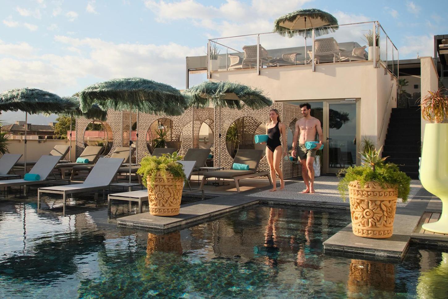 ホテル エリョレンク パルク デ ラ マル パルマ・デ・マリョルカ エクステリア 写真 The rooftop pool at the hotel