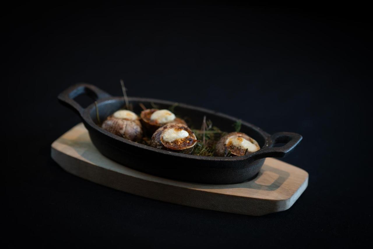 ホテル エリョレンク パルク デ ラ マル パルマ・デ・マリョルカ エクステリア 写真 A cast iron dish